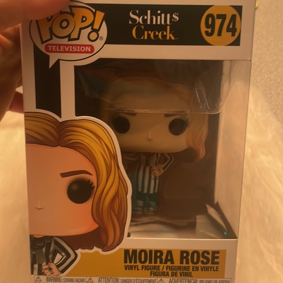 Moira and Johnny Rose POP! - Picture 4 of 5